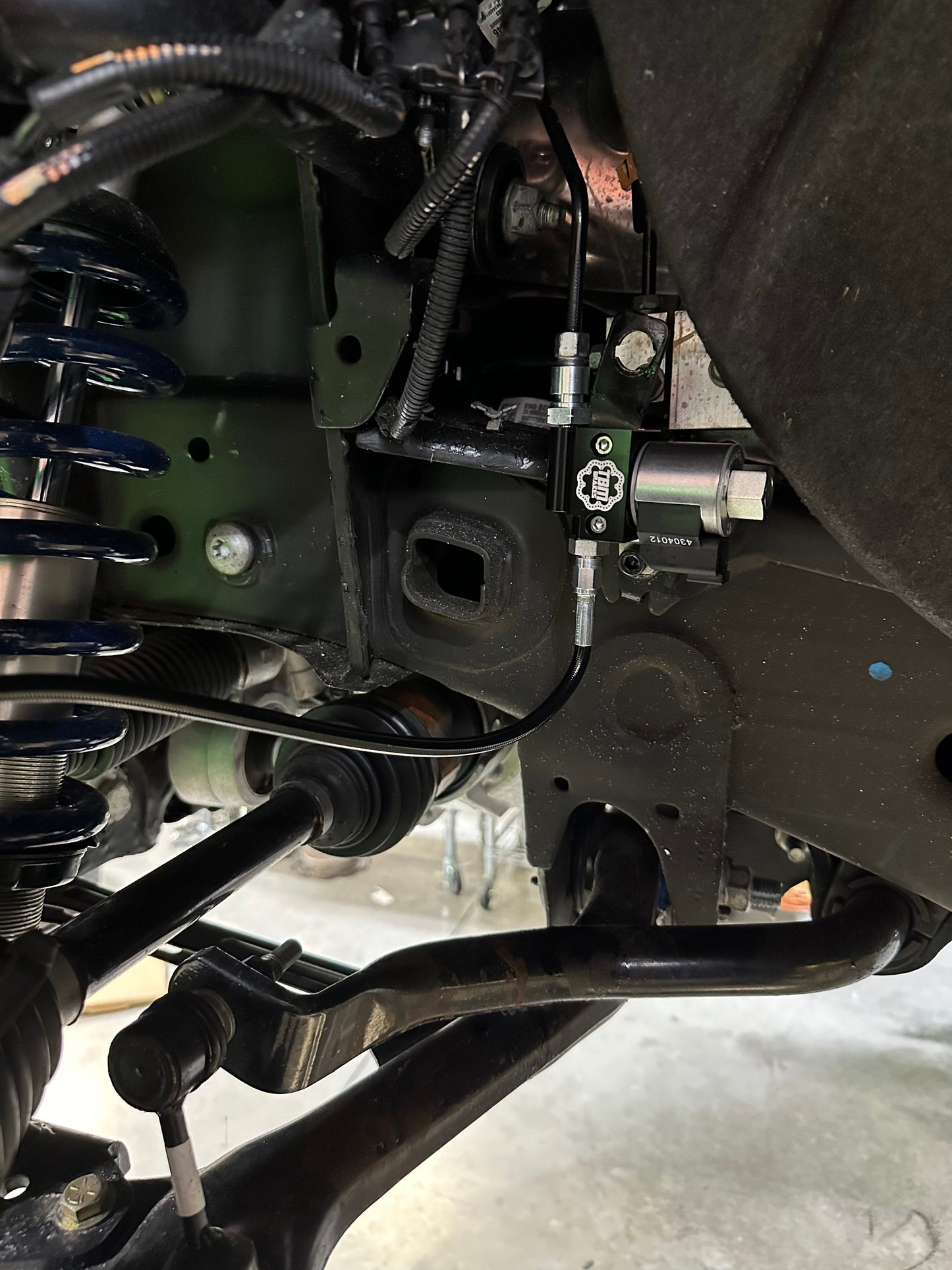 2022-24 Silverado/Sierra TBM Dual Line Lock Kit w/ Brackets - Motion Raceworks